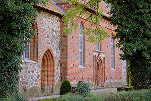 Kirche Ahrenshagen Nordseite