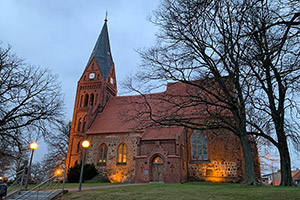 Kirche Damgarten Abend - Bild vergrößern ...