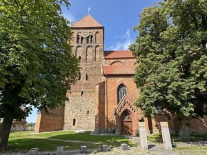 Sankt-Thomas-Kirche Tribsees - Bild vergrößern ...