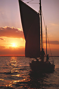 Zeesenboot bei Sonnenuntergang - Bild vergrößern...